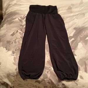 Black lululemon Capri pants. Size 6.